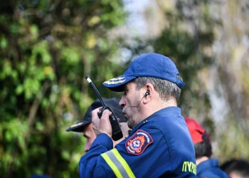 Ρόδος: Τουρίστας έπεσε σε γκρεμό – Ανασύρθηκε τραυματισμένος από την Πυροσβεστική