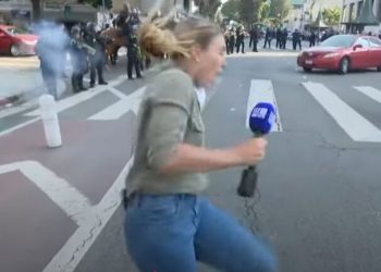 Λος Άντζελες: Στα άκρα η αστυνομική βία – Πυροβόλησαν ρεπόρτερ on air (Video)
