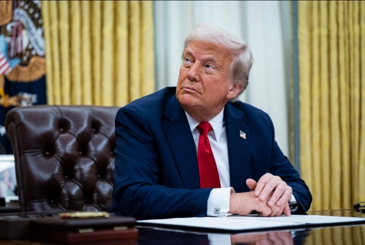 Τραμπ: Ανακοίνωσε συμφωνία με την Κίνα – Ρίχνει στο 55% τους δασμούς