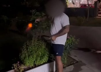 Τρούμπα: Άνδρας που είχε συλληφθεί 26 φορές πυροβολούσε έξω από καταστήματα