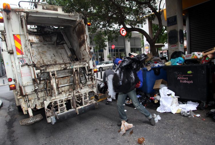 Πετρούπολη: Νέα επίθεση σε εργαζόμενο στην καθαριότητα εν ώρα εργασίας