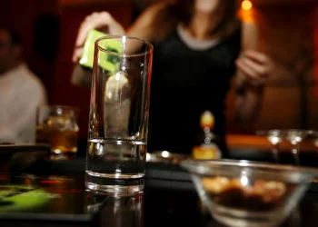 Κρήτη: Ανήλικη μεταφέρθηκε μεθυσμένη στο νοσοκομείο – Συνελήφθη 29χρονος