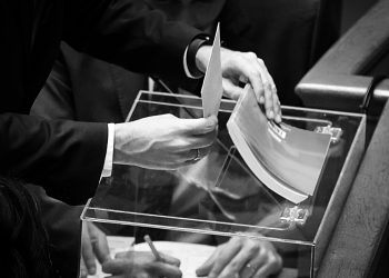 Προανακριτική για τα Τέμπη: Τρεις προτάσεις και 14 κάλπες – Στα σκαριά σύγκρουση για την ψηφοφορία