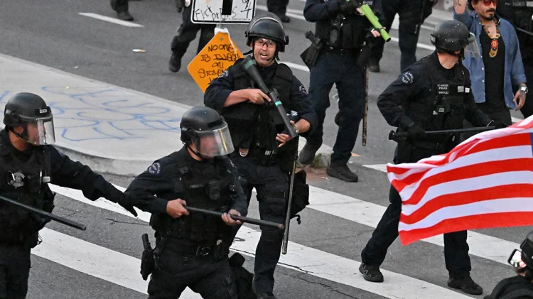 Ταραχές στο Λος Άντζελες: Έτοιμοι να αναπτυχθούν οι πεζοναύτες, αλλά χωρίς αληθινά πυρομαχικά- Μαζικές συλλήψεις από την αστυνομία