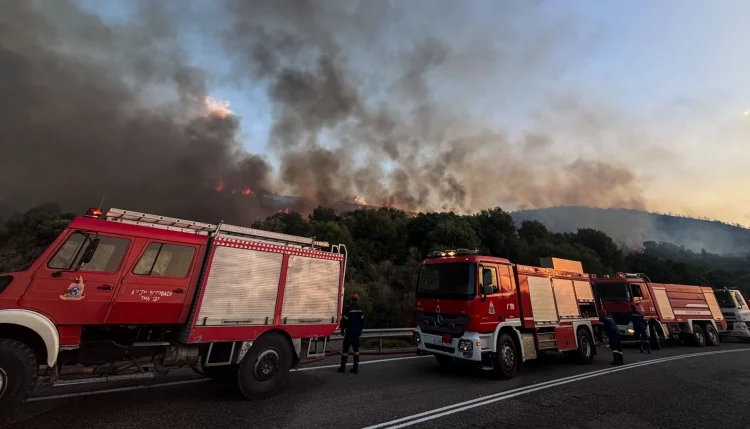 Σε ύφεση η πυρκαγιά στη Ναύπακτο – Παραμένουν σε επιφυλακή οι πυροσβεστικές δυνάμεις