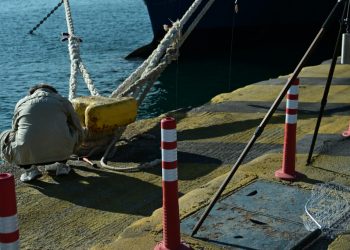 Δεμένα τα πλοία στην Αττική λόγω ανέμων – Σε ισχύ το απαγορευτικό