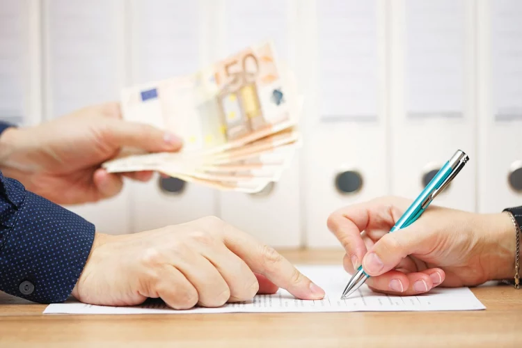 Μισθολογικός βάλτος για τον ιδιωτικό τομέα – Στα χαμηλότερα η Ελλάδα στην Ε.Ε.