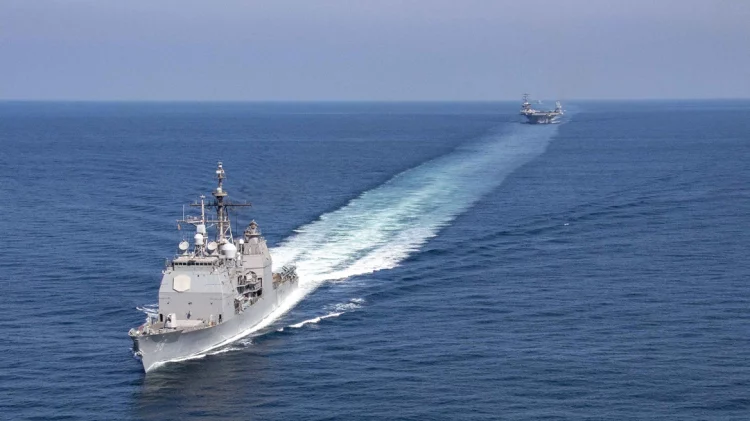 Πόσο πραγματική είναι η απειλή του Ιράν να κλείσει τα Στενά του Ορμούζ; Διχασμένοι οι αναλυτές, μιλούν για «παγκόσμιο σοκ» ή γι’ «αυτογκόλ» της Τεχεράνης