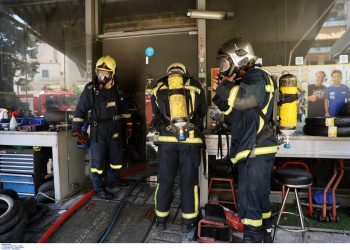 Κατεσβέσθη η πυρκαγιά στο κατάστημα ελαστικών στην οδό Μιχαλακοπούλου – Αποκαταστάθηκε η κυκλοφορία