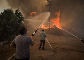 Φωτιές: Βελτιωμένη η εικόνα από τις φωτιές σε Μεσσηνία και Εύβοια