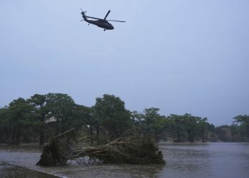 Τέξας: Τουλάχιστον 24 νεκροί και 20 αγνοούμενα παιδιά σε πρωτοφανείς πλημμύρες (Video)