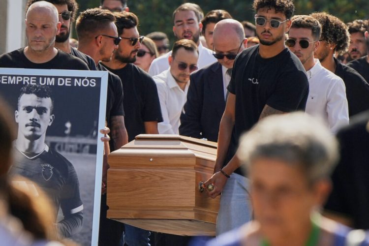 Ράγισαν καρδιές στην κηδεία του Ντιόγκο Ζότα και του αδελφού του – Η Λίβερπουλ στηρίζει την οικογένεια