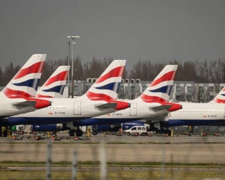 Χάος σε Βρετανία και Ιρλανδία: Καθηλωμένα αεροσκάφη λόγω τεχνικού προβλήματος – Μεγάλες καθυστερήσεις