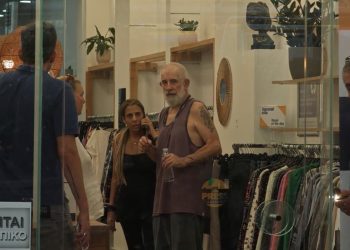 Κάηκε το σπίτι του Πέτρου Φιλιππίδη στην Πατησίων – Βρισκόταν μέσα ο ηθοποιός