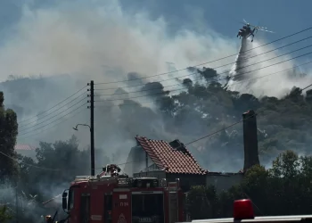 Σαντορίνη: Σύλληψη 44χρονου για κλοπή από ανυποψίαστη γυναίκα