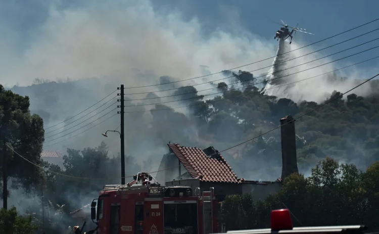 Σαντορίνη: Σύλληψη 44χρονου για κλοπή από ανυποψίαστη γυναίκα