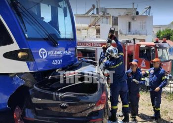 Πάτρα: Σύγκρουση Ι.Χ. με τον Προαστιακό – Δείτε βίντεο από τη στιγμή της σύγκρουσης