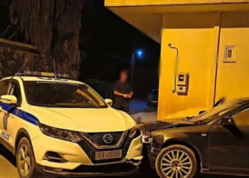 Διαρρήκτες Ρομά εμβόλισαν περιπολικό στα Φιλιατρά: Τραυματίες δύο αστυνομικοί που τους καταδίωκαν