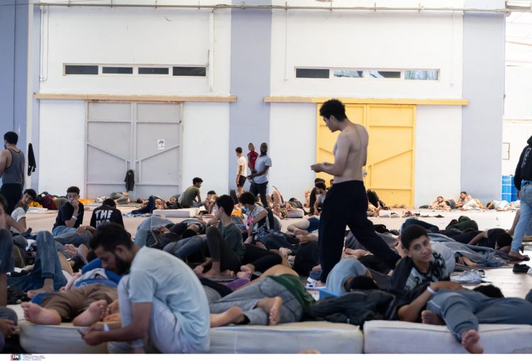 Τι προβλέπει το νέο νομοσχέδιο για το μεταναστευτικό – Σφοδρή αντιπαράθεση κυβέρνησης – αντιπολίτευσης