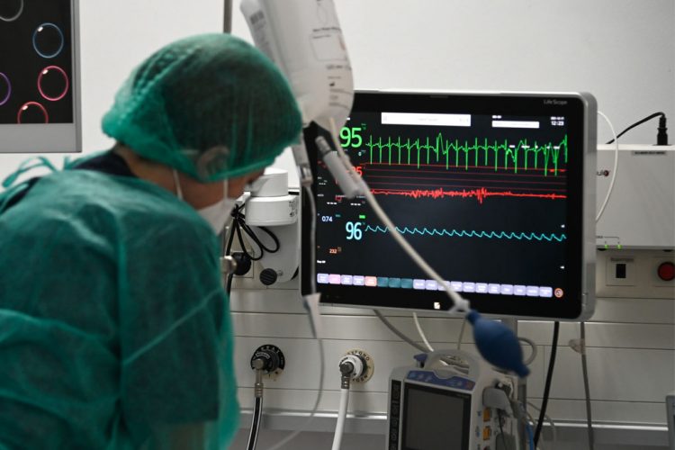 Λαμία: Στη ΜΕΘ 51χρονος ξυλουργός από θερμοπληξία