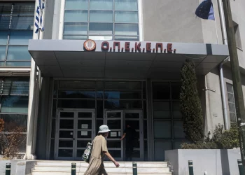 Aντιπολιτευτικά πυρά κατά της απόπειρας «μπαζώματος» και του σκανδάλου ΟΠΕΚΕΠΕ: «Σε αυτήν την κυβέρνηση κανείς δεν ντρέπεται»