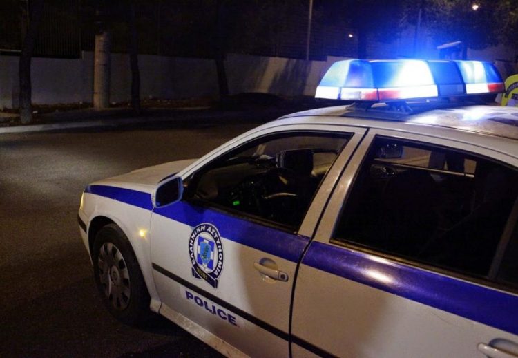 Ωτοστόπ τρόμου για φοιτήτριες στα Χανιά: Ο οδηγός δεν τις άφηνε να κατέβουν, τράκαρε περιπολικό