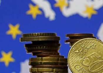 Eurostat: Ανέβηκε κατηγορία η Ελλάδα στον βασικό μισθό