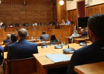 Προανακριτική για Καραμανλή: Αποχώρησαν όλοι, πλην Νίκης και Κωνσταντοπούλου – Παραπέμπεται ο πρώην Υπουργός