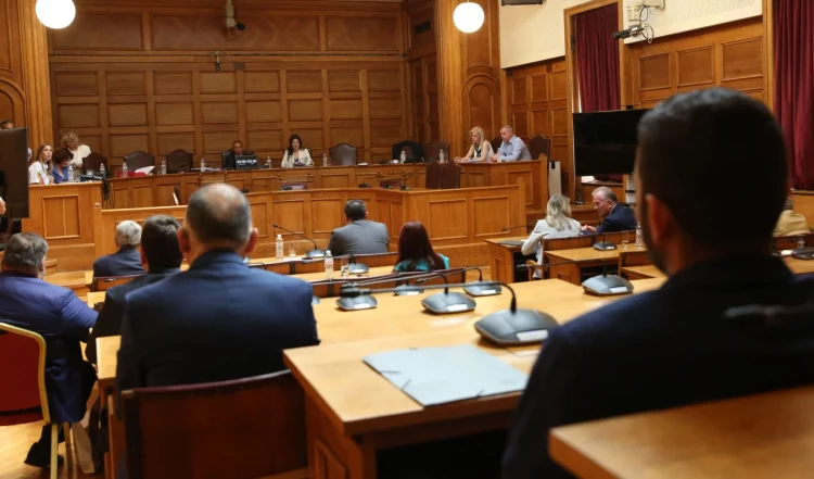 Προανακριτική για Καραμανλή: Αποχώρησαν όλοι, πλην Νίκης και Κωνσταντοπούλου – Παραπέμπεται ο πρώην Υπουργός