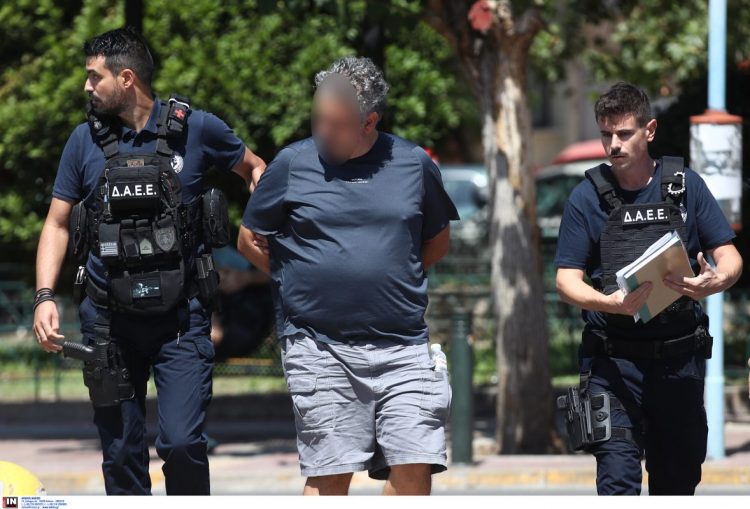 Αντιμέτωπος με κακούργημα ο δημοτικός υπάλληλος που συνελήφθη για εμπρησμούς στην Παλλήνη