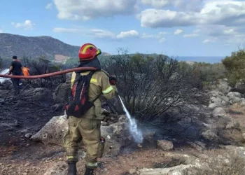 Επιχείρηση για τη μεταφορά τραυματισμένης γυναίκας από περιοχή στον Όλυμπο