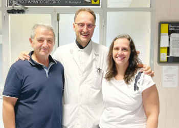 «Τον Σεπτέμβριο θα επιστρέψει στο σχολείο»: Ο γιατρός Ρενάτο Ρομανιόλι μιλά για την επιτυχημένη μεταμόσχευση ήπατος στον 15χρονο Δημήτρη