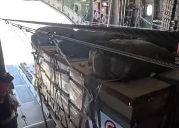 Ισπανία: Προχώρησε στη ρίψη 12 τόνων τροφίμων στη Λωρίδα της Γάζας