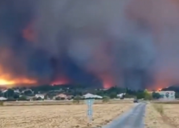 Γαλλία: Ένας νεκρός και εννέα τραυματίες στην πυρκαγιά που έχει κάψει 120.000 στρέμματα βλάστησης