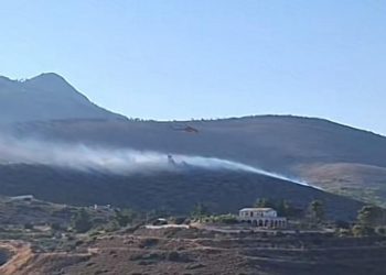 Πυρκαγιά στην Καλλιτεχνούπολη Αττικής – Μήνυμα του 112 για ετοιμότητα