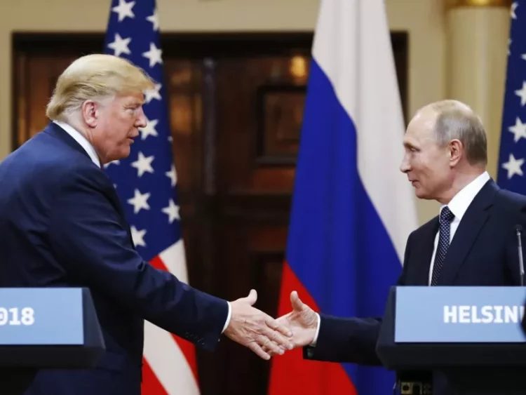 Κόκκινο χαλί θα στρώσει ο Τραμπ για τον Πούτιν στην Αλάσκα – Το μήνυμα στο truthsocial – Η εντυπωσιακή αυτοκινητοπομπή του Πούτιν στο Μαγκαντάν – ΒΙΝΤΕΟ