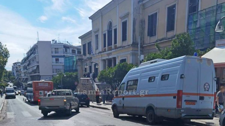 Λαμία: Στη φυλακή οδηγήθηκε ο 30χρονος που απείλησε γυναίκα ΑμεΑ με μαχαίρι για να τη ληστέψει