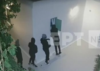 Μύκονος: Διαρρήκτες έκλεβαν τουρίστες σε καταλύματα και έκρυβαν τα κλοπιμαία σε βράχια