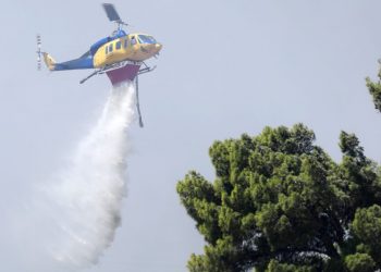 Φωτιά στα Μιτζαίικα Αχαΐας – Σε δύσβατη περιοχή το μέτωπο, ενισχύθηκαν οι πυροσβεστικές δυνάμεις