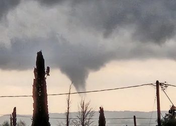 Διπλός υδροσίφωνας στο Ιόνιο – Σπάνιο φαινόμενο μεταξύ Παξών και Αντιπαξών