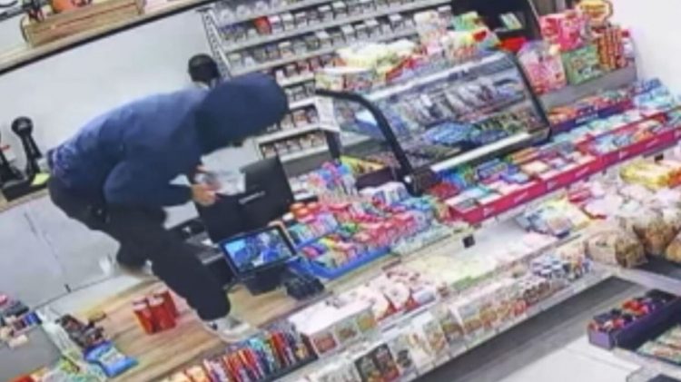 Νέα Σμύρνη: Συνελήφθη 24χρονος που «χτυπούσε» μίνι μάρκετ