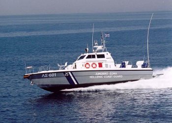 Κρατούμενος είναι o άνδρας που έπεσε στη θάλασσα από πλοίο μεταξύ Χίου και Μυτιλήνης – Ερευνες για τον εντοπισμό του
