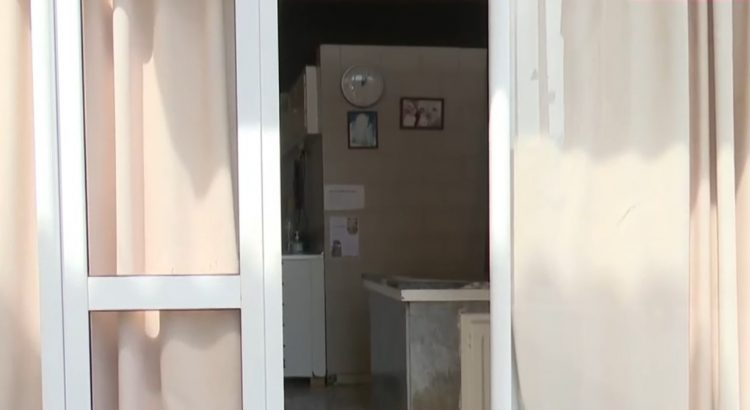 «Με φίμωσαν και μου έβαλαν χειροπέδες»: Στιγμές τρόμου για ιδιοκτήτη φούρνου στη Μάνδρα