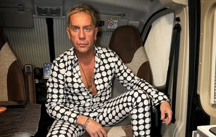 Γιώργος Μαζωνάκης: «Ορισμένα μέλη της οικογένειάς του προσπαθούν να τον καταστρέψουν», λέει ο κουμπάρος του