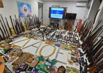 Κιάτο: Αυτό είναι το οπλοστάσιο στο σπίτι απόστρατου της Πολεμικής Αεροπορίας – Πάνω από 174 όπλα και 15.500 φυσίγγια