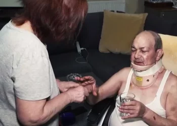 Άγρια ληστεία στο Ίλιον: Ξυλοκόπησαν και πέταξαν 71χρονο καρκινοπαθή από τις σκάλες για 500 ευρώ