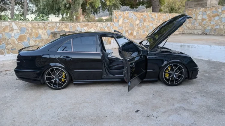 Εξαρθρώθηκε συμμορία που έκλεβε αυτοκίνητα από περιοχές της Αττικής – Συνελήφθησαν 5 μέλη της