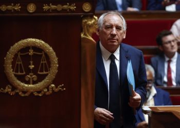 Γαλλία: Έπεσε η κυβέρνηση του πρωθυπουργού Φρανσουά Μπαϊρού