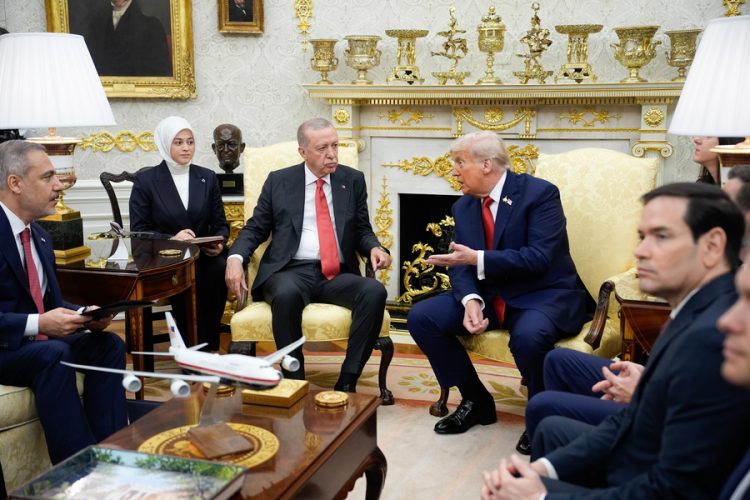 «Νομίζω ότι θα κατάφέρει να αγοράσει αυτά που θέλει» – Η ατζέντα της συζήτησης Τραμπ – Ερντογάν και οι διαφορές Αθήνας – Άγκυρας – ΒΙΝΤΕΟ