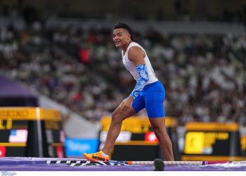 Παγκόσμιο Πρωτάθλημα Στίβου: Στη δεύτερη θέση ο συγκλονιστικός Καραλής με άλμα στα 6 μέτρα